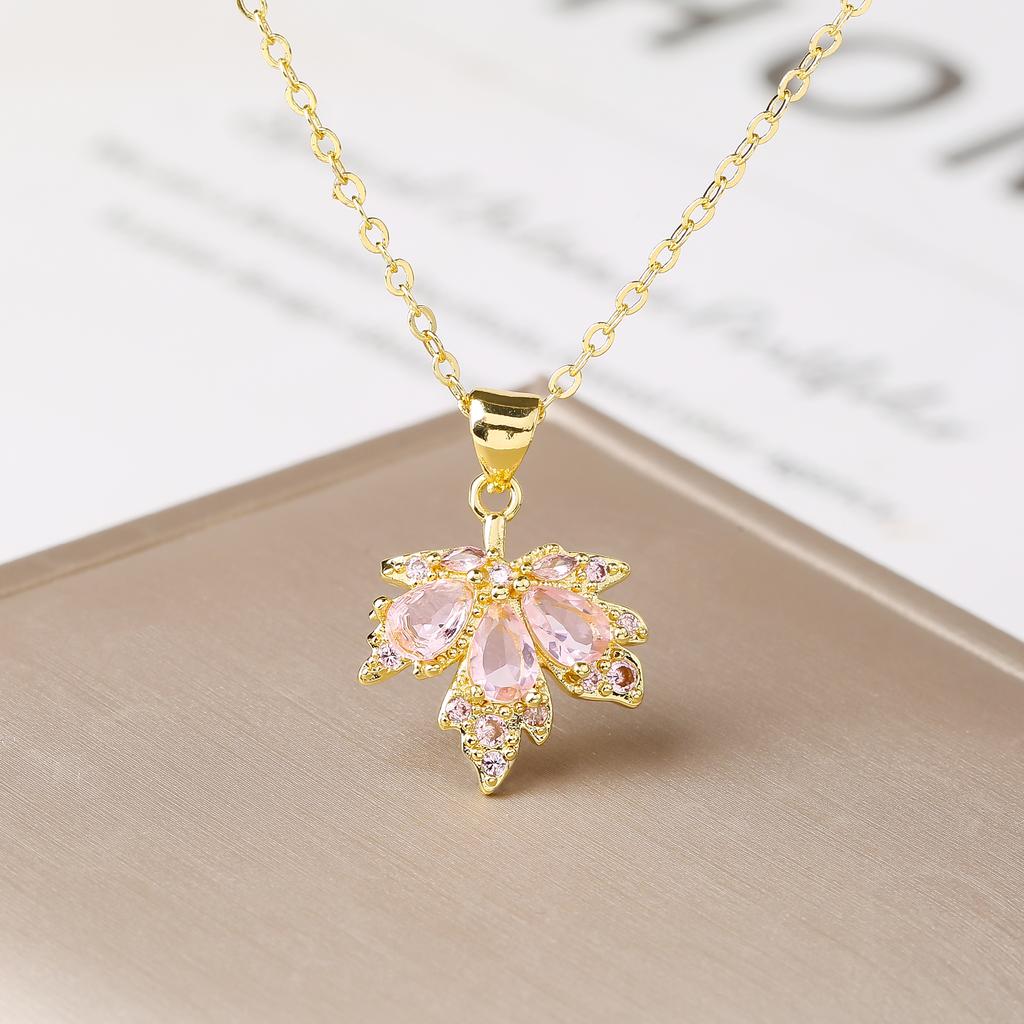 New Arrival Gold Plated Maple Leaf Necklace Colorful Zircon Delicate Leaf Pendant Necklace for Women Party Daily Zircon Gift