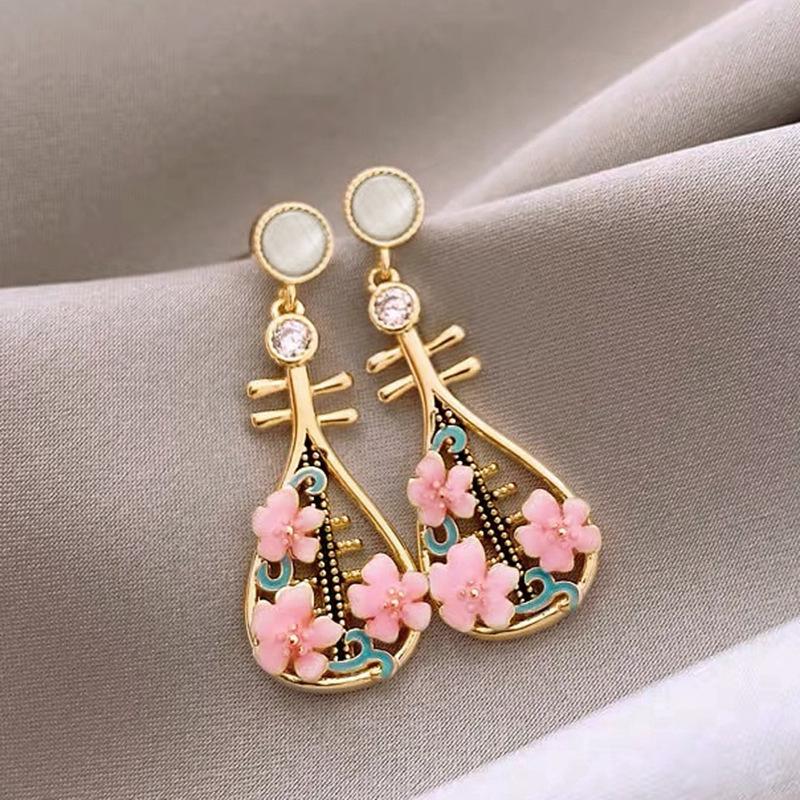 Retro Ruyi Tassel Fan-shaped Stud Earrings - Chinese Style
