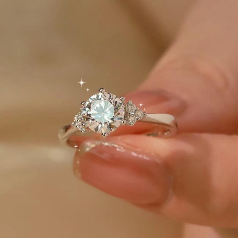 Six Prong 1 Carat Moissanite Rings High Quality Workmanship 925 Sterling Silver Delicate Girls Gift GRA Certified Ring