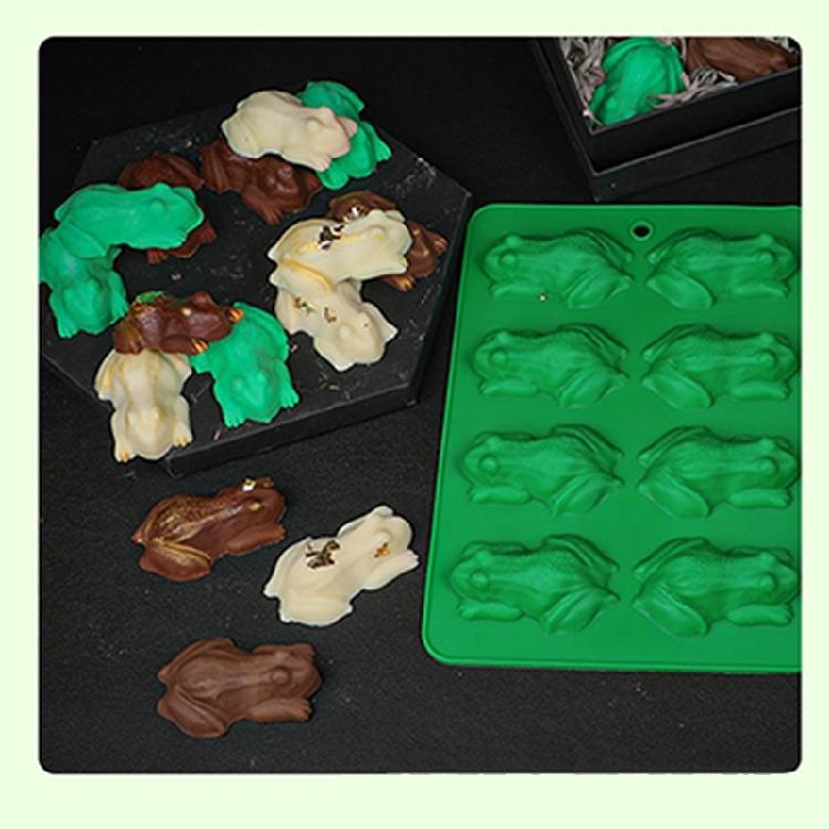 Frogs Dessert Casting Tray with 8 Detailed Cavities for Fondant Chocolate Soap Dessert and Baking Projects for Family Tables, Gift, and Crafts