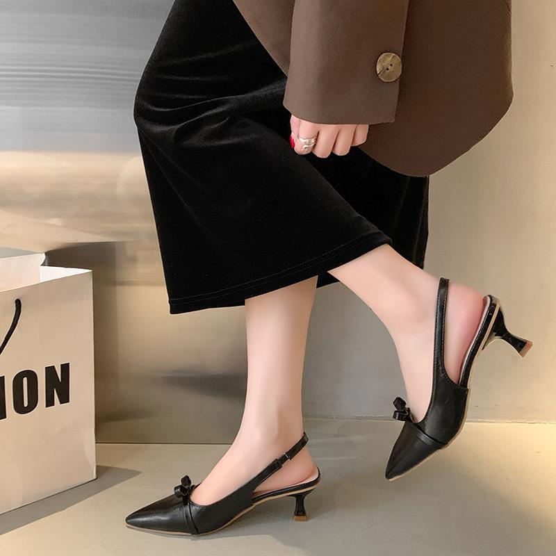 Fashion Baotou Sandals for Women 2025 New Retro Style Pointy Patent Leather Mid-low Heel Slim Back Empty Single Shoes