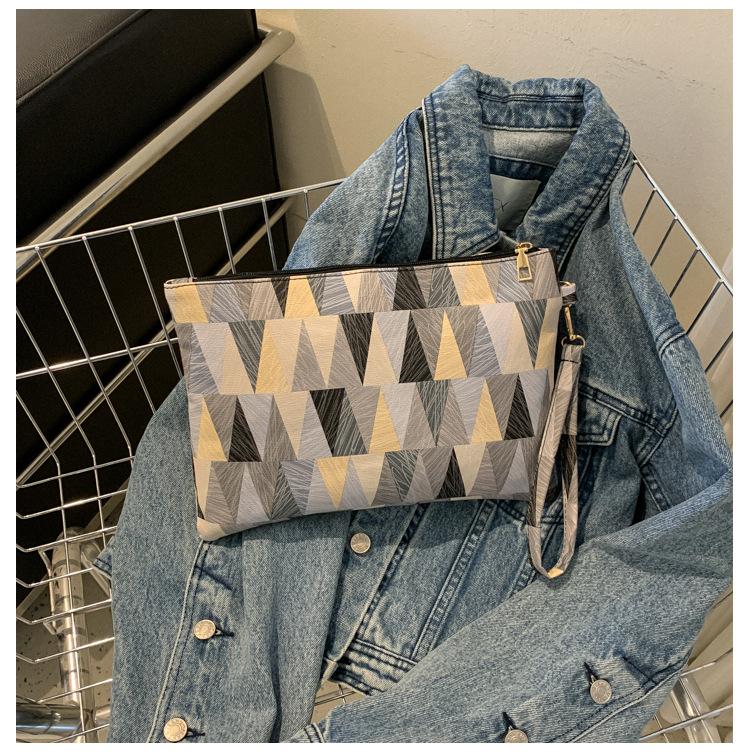 Texturierte kleine Tasche Damentasche 2025 Frühling neuer Trend Mode Kontrastfarbe Handheld Handheld Unterarm Umschlagtasche