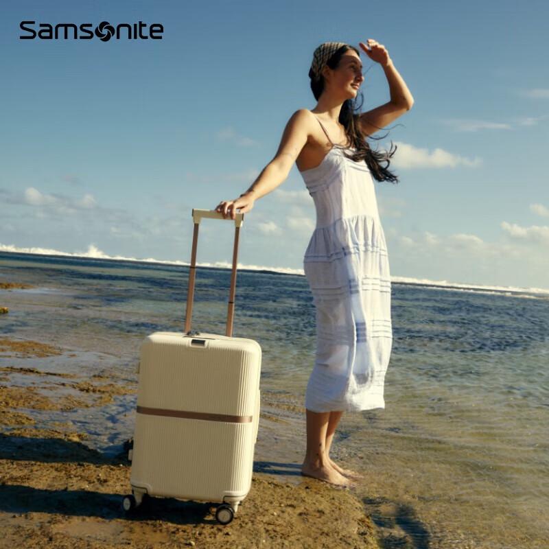 

Samsonite Flowing Gold PC Hardside Spinner Luggage