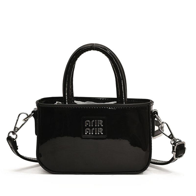 

Трендовая мини-сумочка для детей Гладкая и современная Лазерная глянцевая отделка Стильный дизайн Black No Pendant