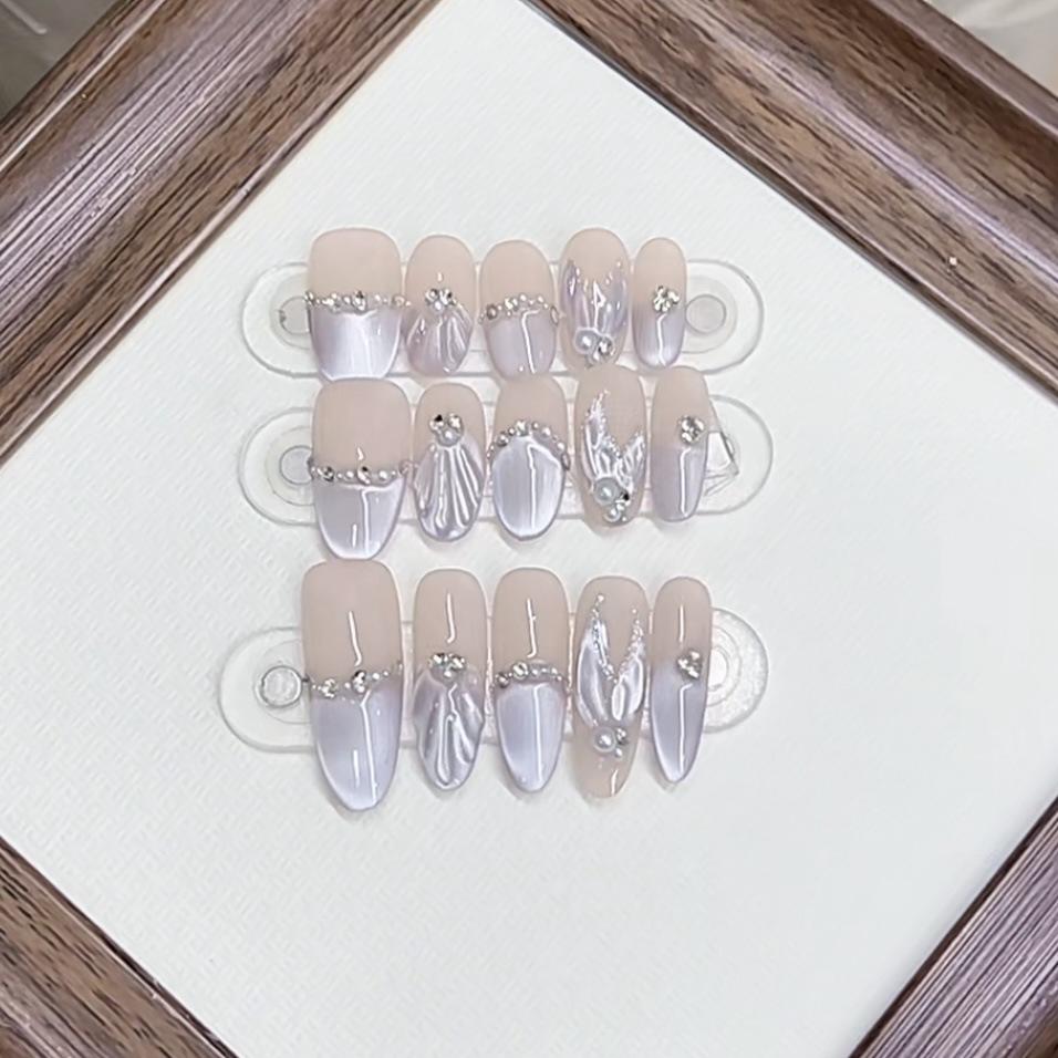 Hand-woven Armor Purple Fishtail Shell Hand-painted Fishtail Cat Eye Pure Temperament Nail Art Patch