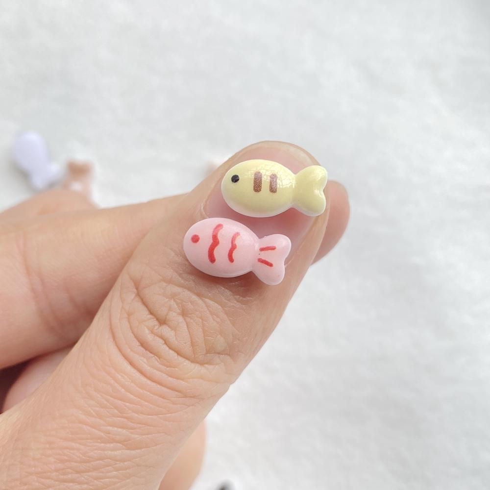 50Pcs Cute Cartoon Mini Colorful Little Fish Series Nail Art Resin Designer Charms DIY Craft For Nail 3D Decorations Jewelry