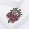 Modische, mit Diamanten besetzte Rosenbrosche aus Metalllegierung, stimmungsvolle, hochwertige, lichtbeständige Seidenschalschnalle, Schmucknadel