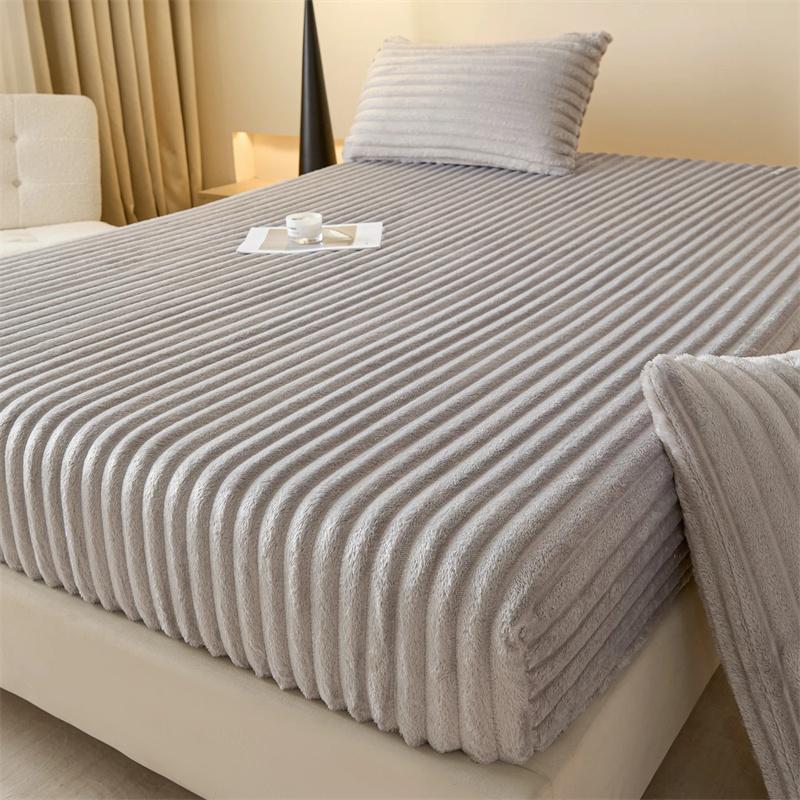 3PC Bedding Set Winter Warm Fur Plush Fitted Sheet Elastic Mattress Cover Fluffy Fleece Bed Linens Fluffy Plush Bed Sheet Thicken Mattress Protector