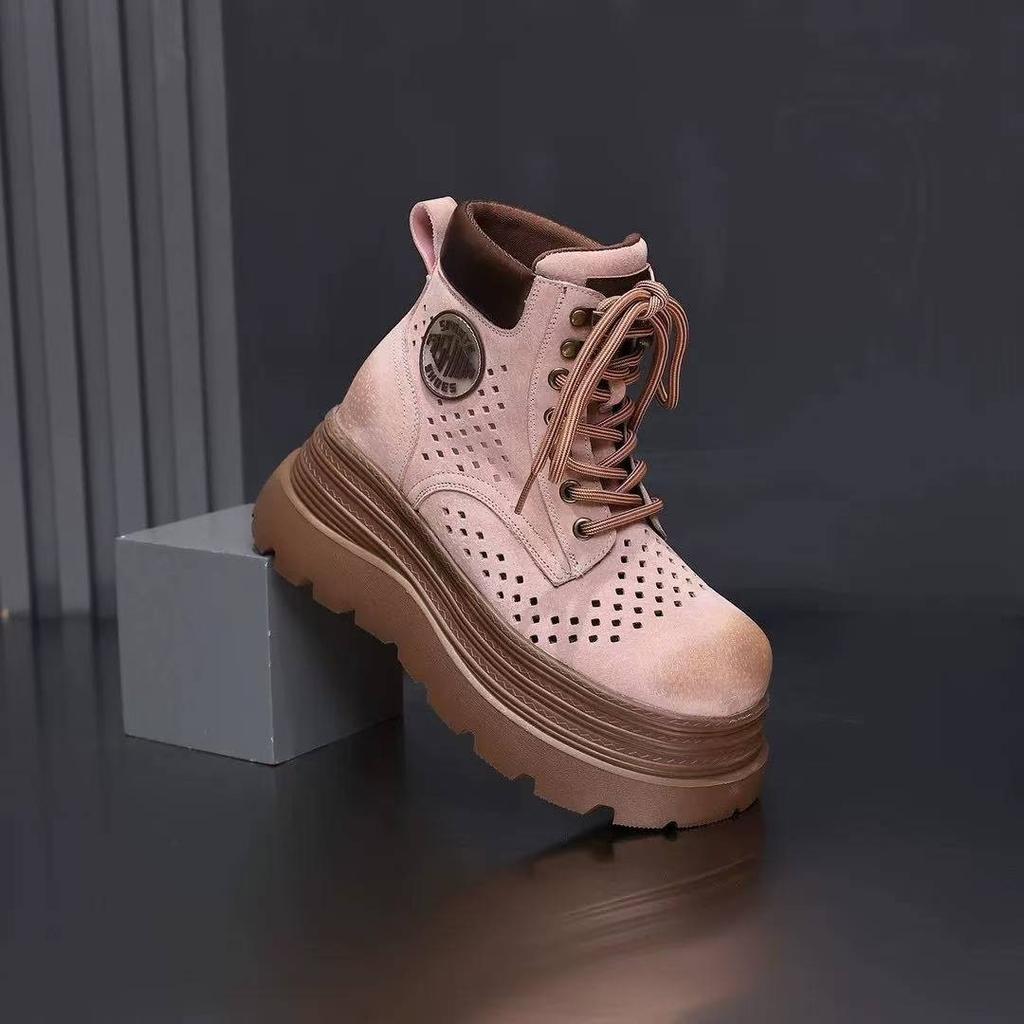Hohle und atmungsaktive innere Erhöhung Retro Martin Stiefel für Damen Britischer Stil 2025 Sommer neue kleine dicksohlige kurze Stiefel für Damen