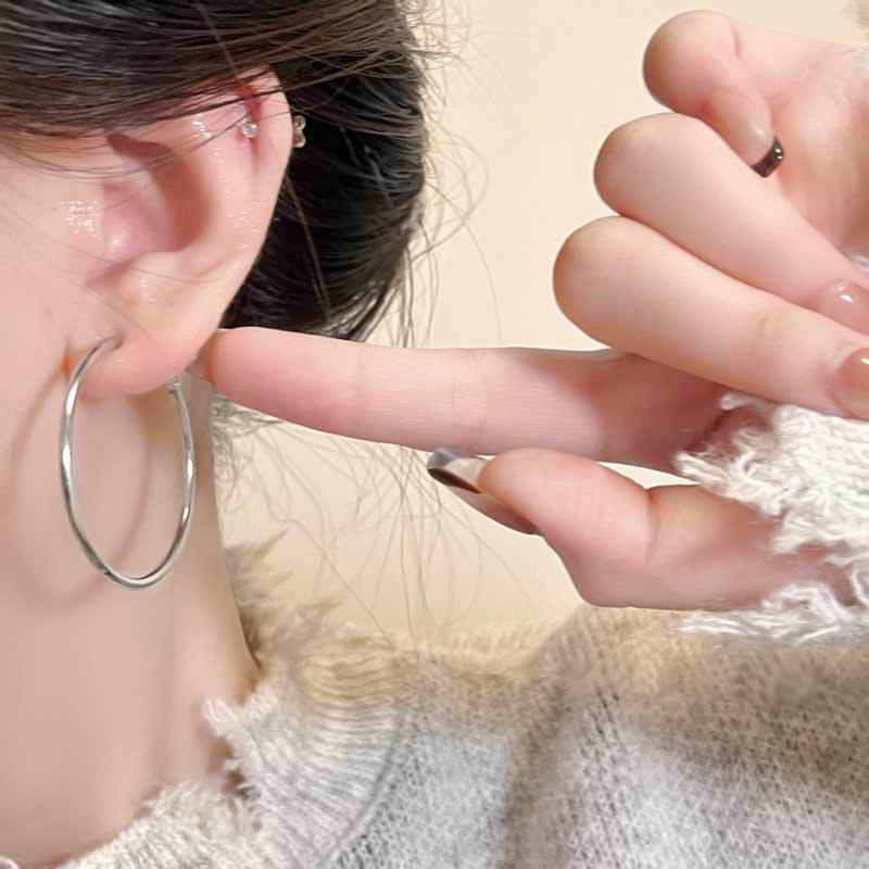 2024 Hot-Selling Luxury Large Hoop Earrings for Women - Lightweight and Stylish for Autumn/Winter