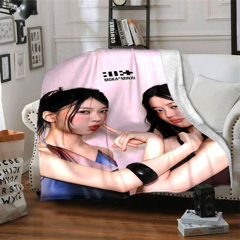 1pc Girl Group Fashion Flannel Blanket for Super Soft Cute Comfort Blanket for Travel Bedding Couch Sofa Blanket Y7308