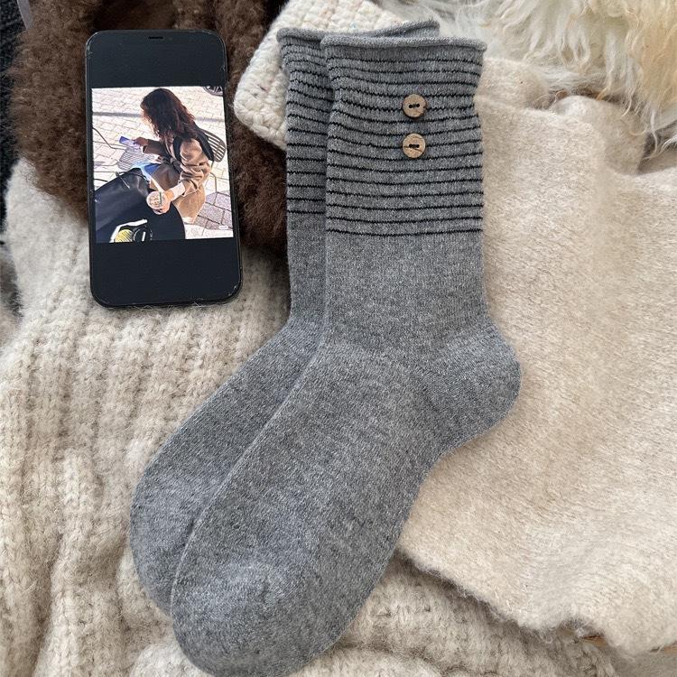 Winter Korean socks women's boneless splicing striped coconut buttons thermal storage heap socks women's socks wool socks