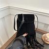 Chic 2024 Vintage Commute Fashion Handbag With Eye-catching Fringe Details