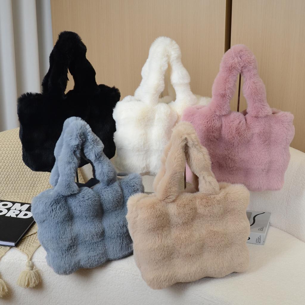 Large capacity autumn and winter imitation rabbit plush bubble hair bag light luxury shoulder tote bag travel bag plush handbag