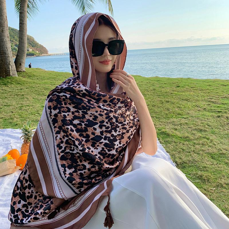 New Summer Fashion Women Silk Scarf Beach Wrap Shawl Leopard Print Sunscreen Bandana Hijab Mujer Bohemian Musulman Scarve Pareo