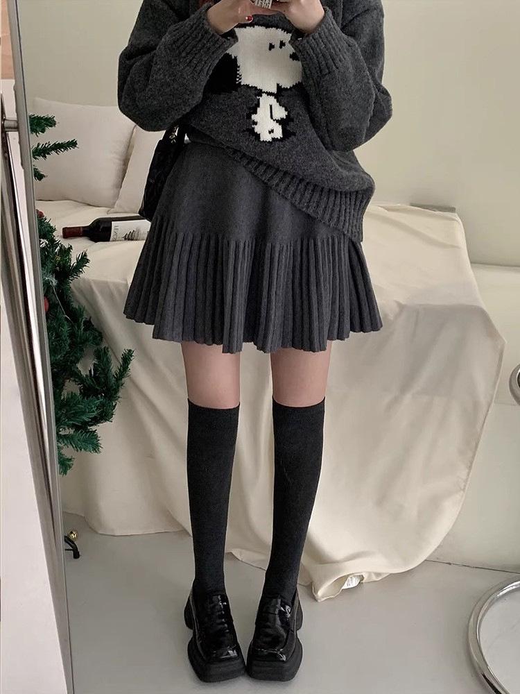 Deep Gray Textured A-Line Pleated Knit Skirt with Elastic High Waist for Women - Slim-Fit, Short Length, Perfect for Autumn and Winter