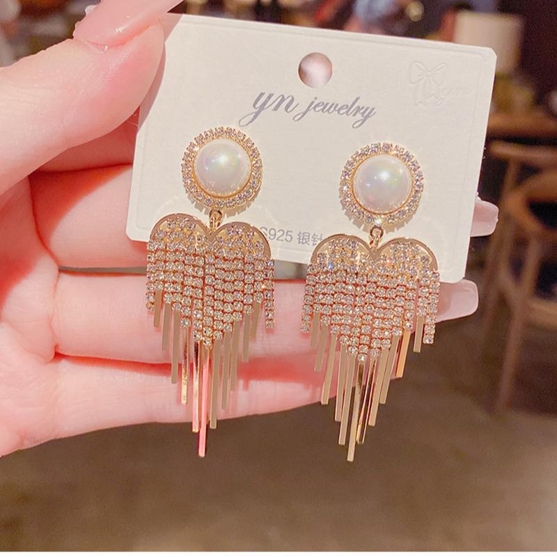 

Персонализированные и модные легкие роскошные женские серьги с жемчужными кисточками, высококачественные и атмосферные аксессуары класса люкс