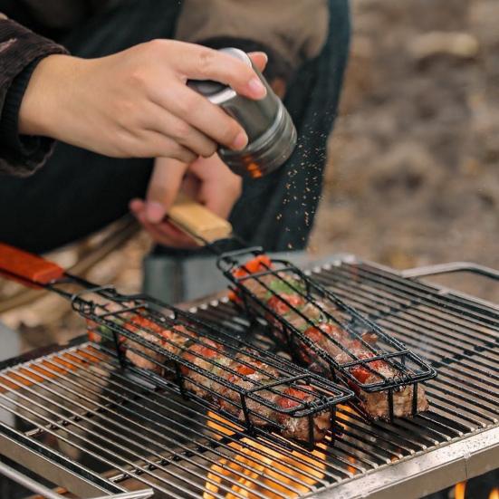 Barbecue Grill Baskets for Meat Vegetables Lockable Grille Rolling BBQ Cage with Wooden Handle Barbecue Net Rack for Shrimp Fish Veggies