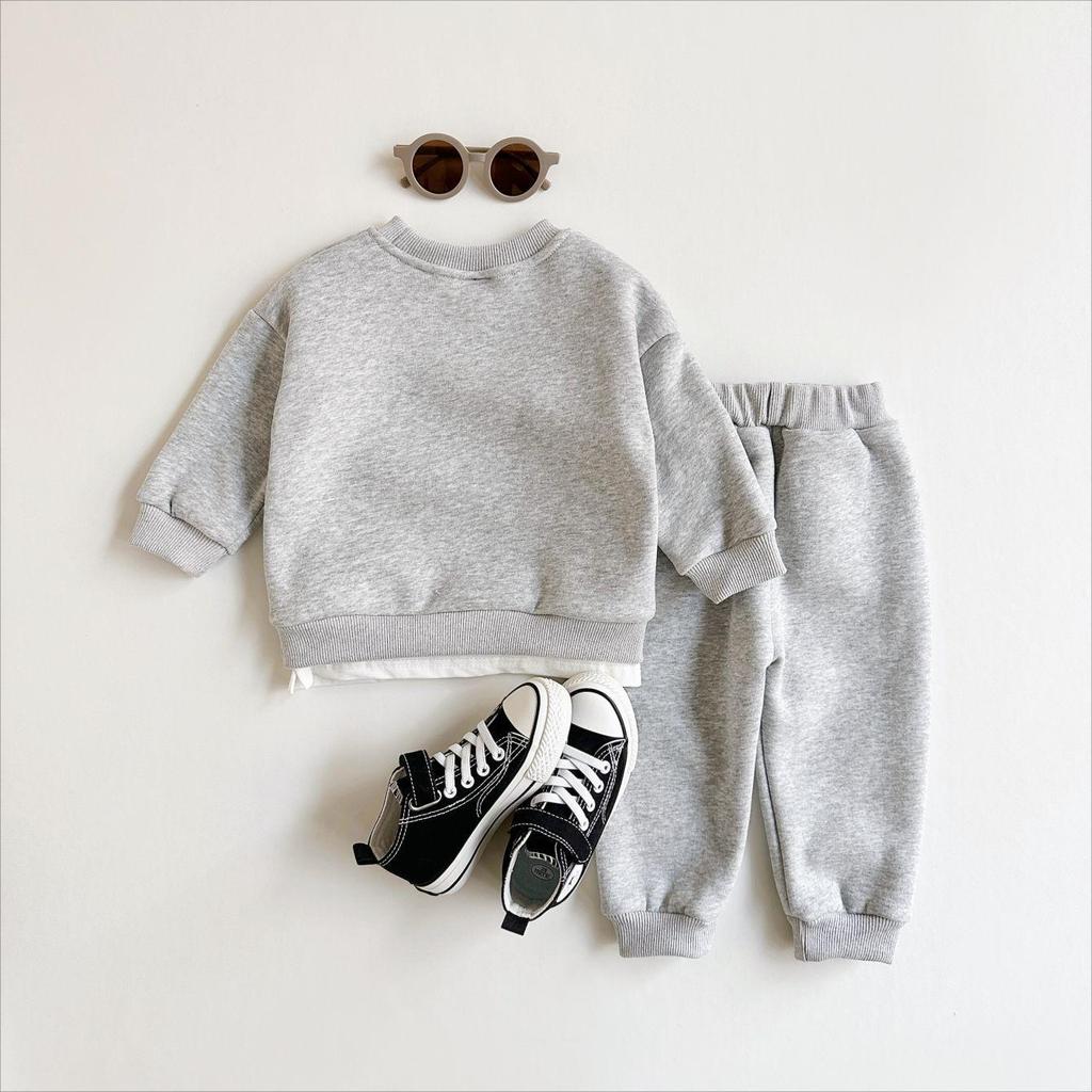 Conjunto de dos piezas para bebé niño: Sudadera con capucha y pantalones deportivos de felpa con estampado de letras para otoño/invierno.
