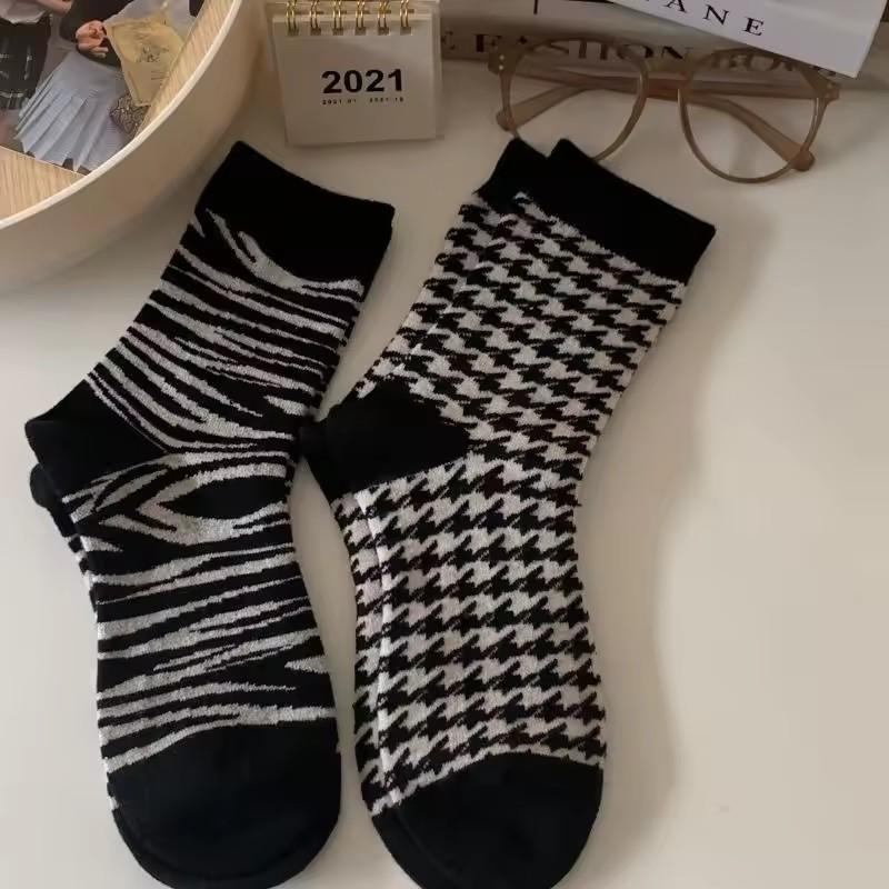 2/5 Pairs Women's Cute Little Bear Mid-Calf Socks Fashionable Flower Floral Prints Soft Comfortable Spring Autumn Casual Socks