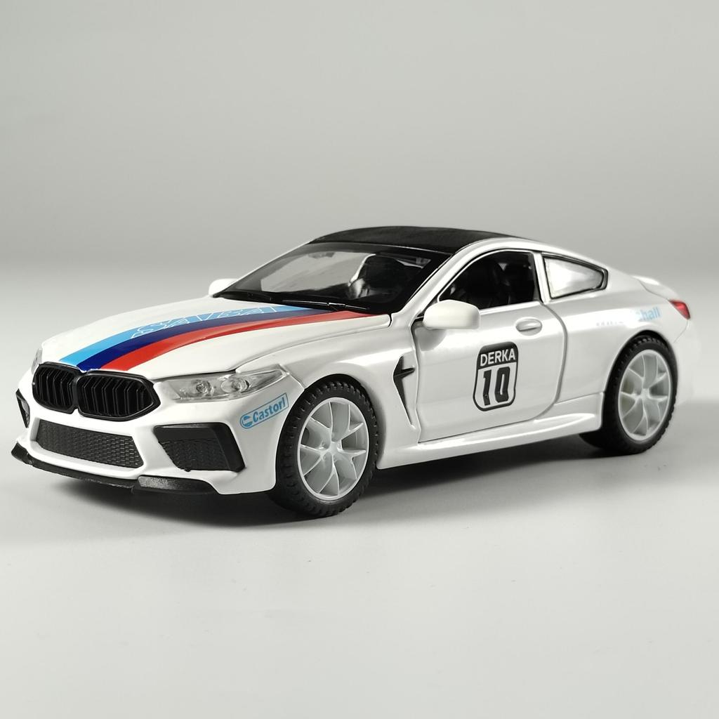Simulation 1:32 BMW M8 Alloy Diecast Sports Car Model Sound Light Pull Back Toy Trendy Miniature Ornaments Gift for Childrens
