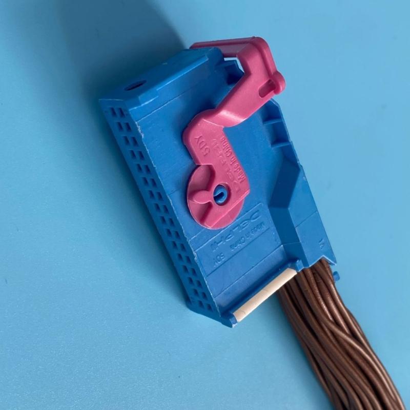 Hohe Kompatibilität Fahrzeug 36-Pin auf 32-Pin Instrumentenkabel für B6 B7 R36 Magotan Erweiterte Funktionalität 1J0972977