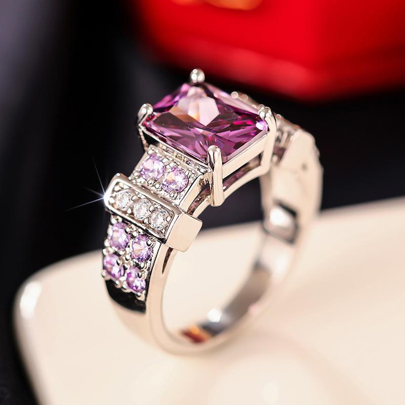European and American New Square Micro Inlaid Ring, Women's Palace Style High-end Four Claw Inlaid Quadrilateral Zircon