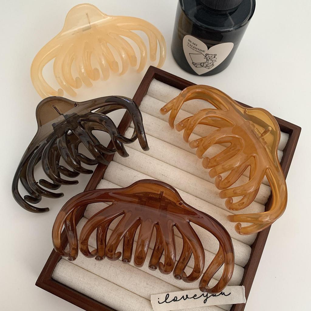 Women's Large French Retro Hair Claw Clip - Shark Design, 2025 Trend for Back Hair Pinning