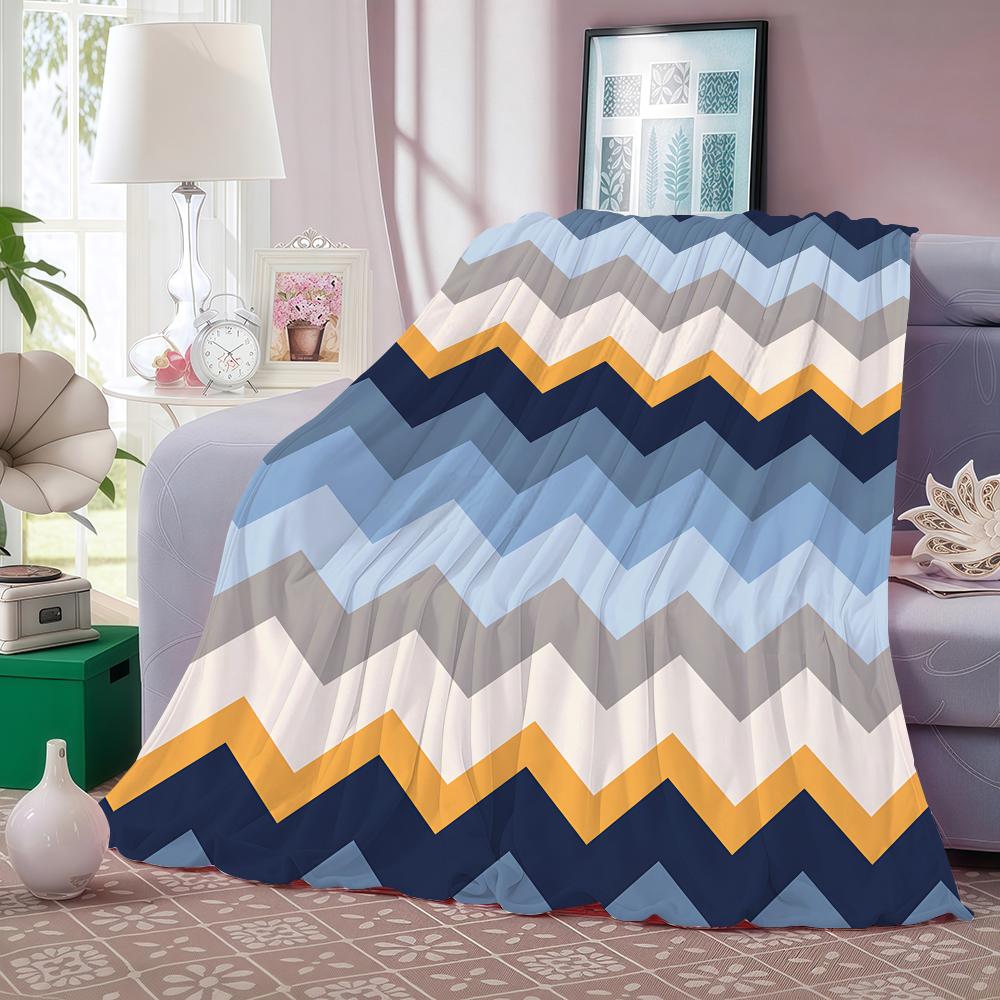 Retrozigzagstripe Throw Lightweight 240G Flannel Blanket Soft Skin-Friendly For Summer Cooling