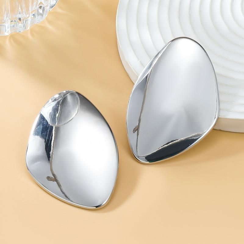 Autumn and Winter Alloy Earrings Exaggerated Earrings Women's Trend Pebble Shape Metal Stud Earrings