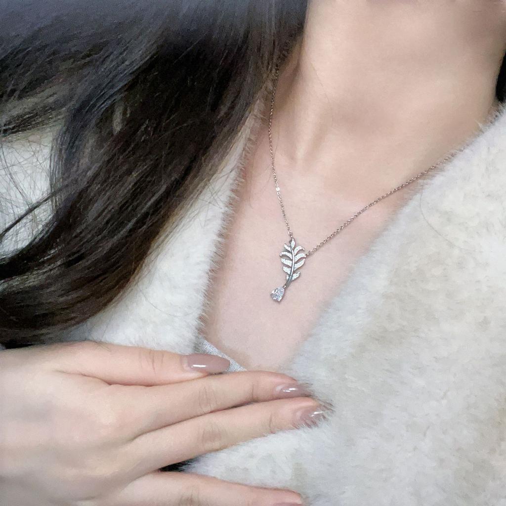 Temperament O-Chain Leaf Rhinestone Necklace Stud Earrings Design Inlaid With Diamond Collarbone Chain Pendant