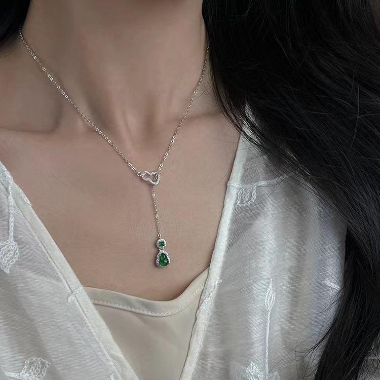 Yan Yu 2024 Double Ring Green Gourd Necklace: Chinese-Style Luxury Clavicle Chain for Women