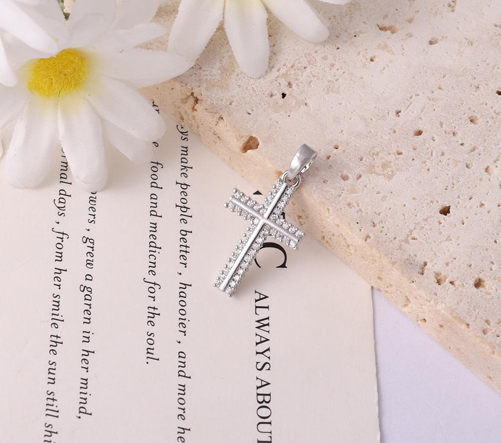 Unisex Rhinestone Cross Pendant Titanium Steel Necklace - Hip Hop Luxury Clavicle Chain