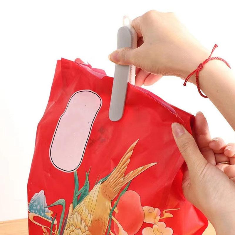 Rice Measuring Scoop Multifunctional Cat Dog Pet Food Feeding Spoon With Sealing Clip Household Plastic Kitchen Measuring Spoon
