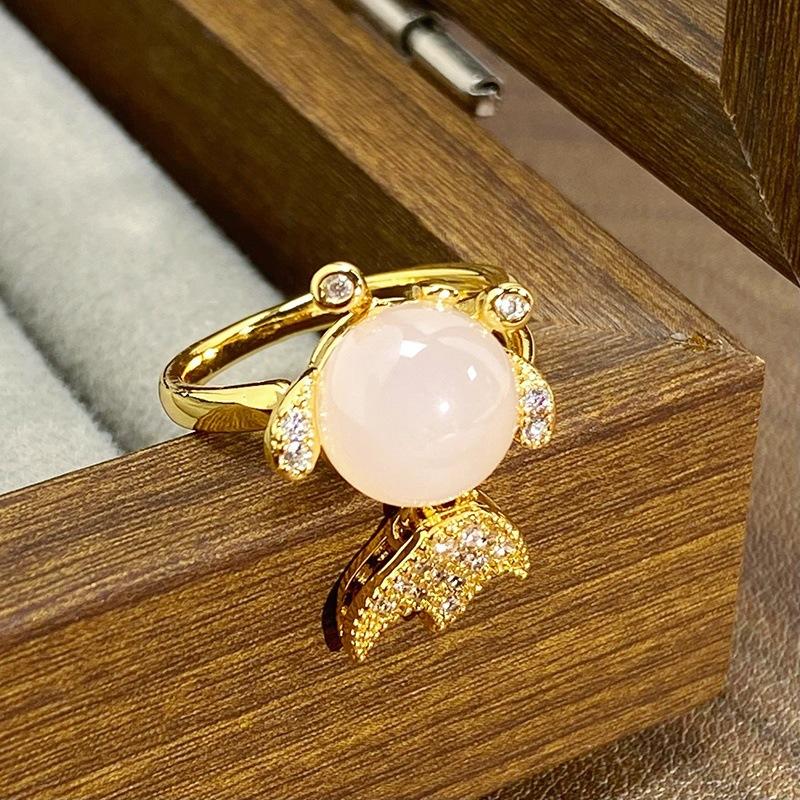 [Golden Mang Yayun] Imitation Opal Flower Butterfly Opening Ring Medieval Vintage Zircon Stacked Ring