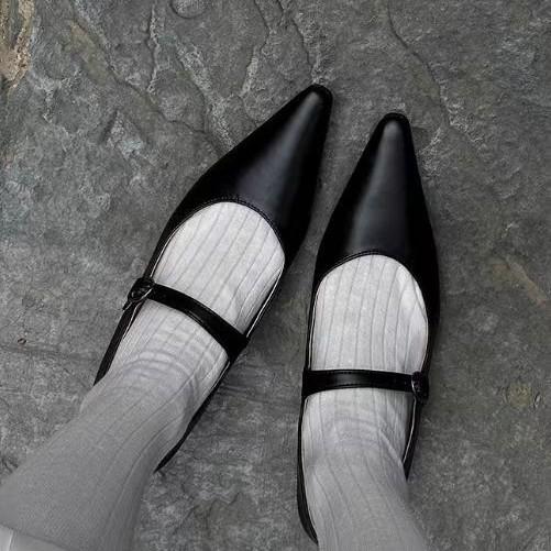 

2025 spring and autumn new pointed one-word buckle with Mary Jane shoes women s thin small leather shoes temperament light mouth low heel 39 чёрный