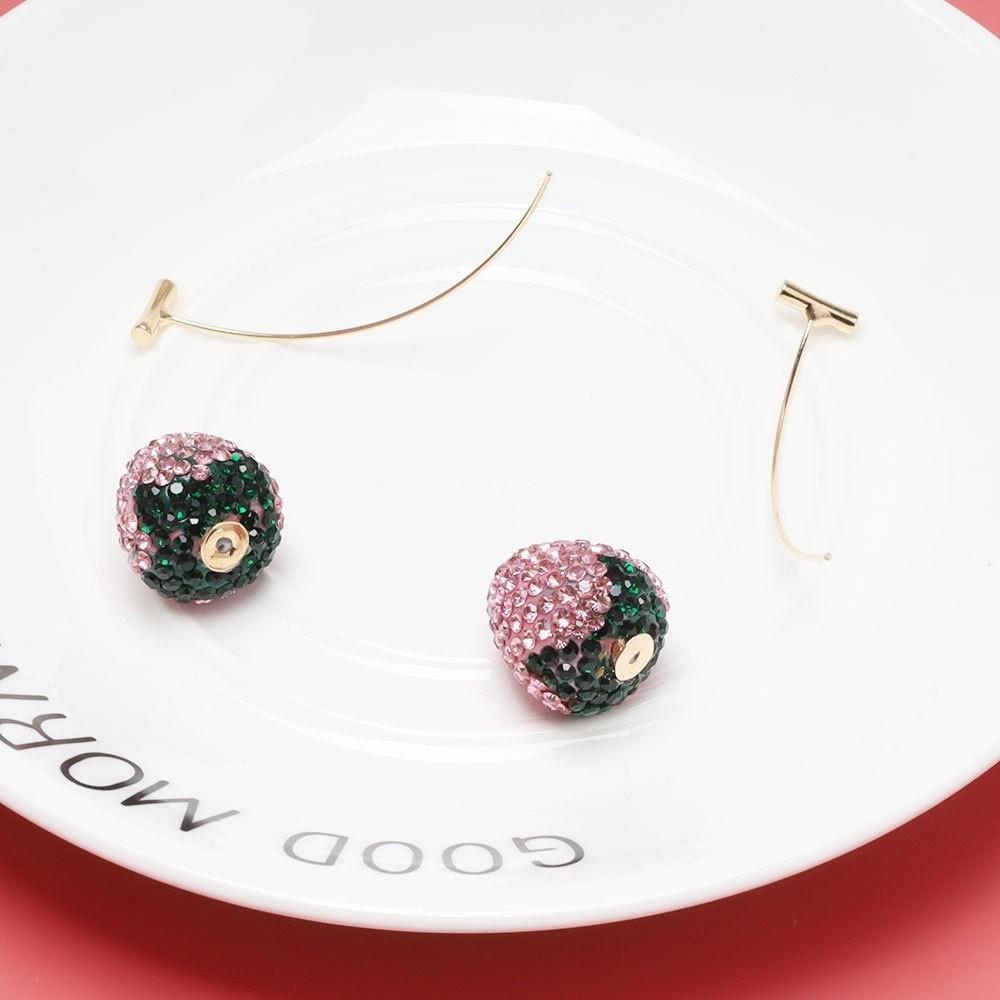 1Pair Rhinestone Strawberry Earrings Temperament Delicate Fruit Pendant Earrings Party Decoration