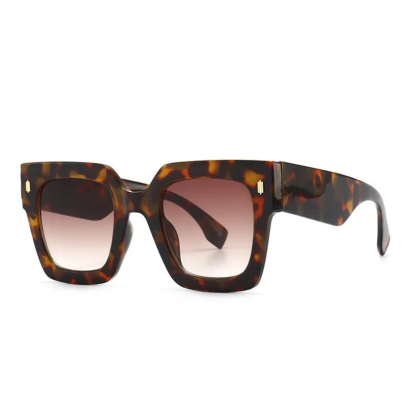 Trendy Brown Square Oversized Sunglasses Women  Brand Design Retro Rivet Shade Eyeglasses Big Rectangle Sun Glasses