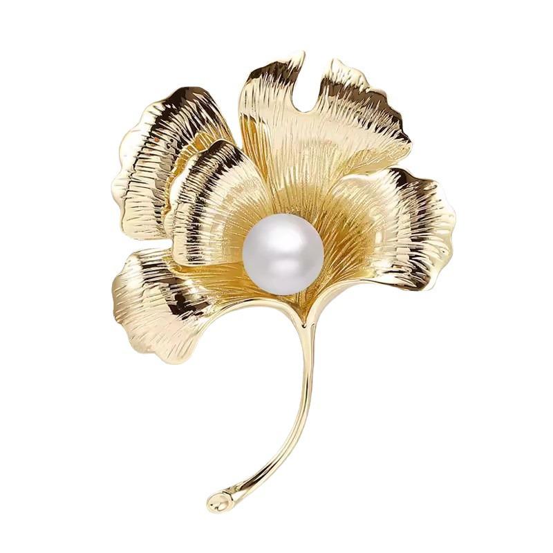 Elegant Women's Ginkgo Leaf Pearl Brooch – Vintage Apricot Design Pin