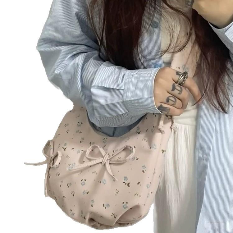 Small fresh and high-value bow floral messenger bag pleated shoulder underarm bag casual messenger canvas bag