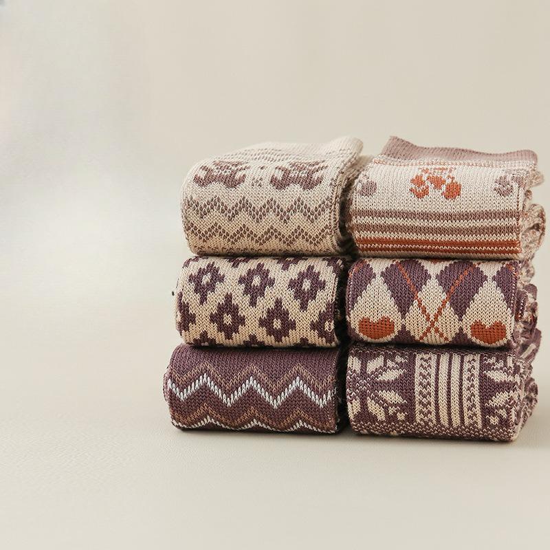 Retro-colored High-top Socks for Women In Autumn and Winter, and Mid-top Combed Cotton Pile Socks for Women In Spring and Autumn
