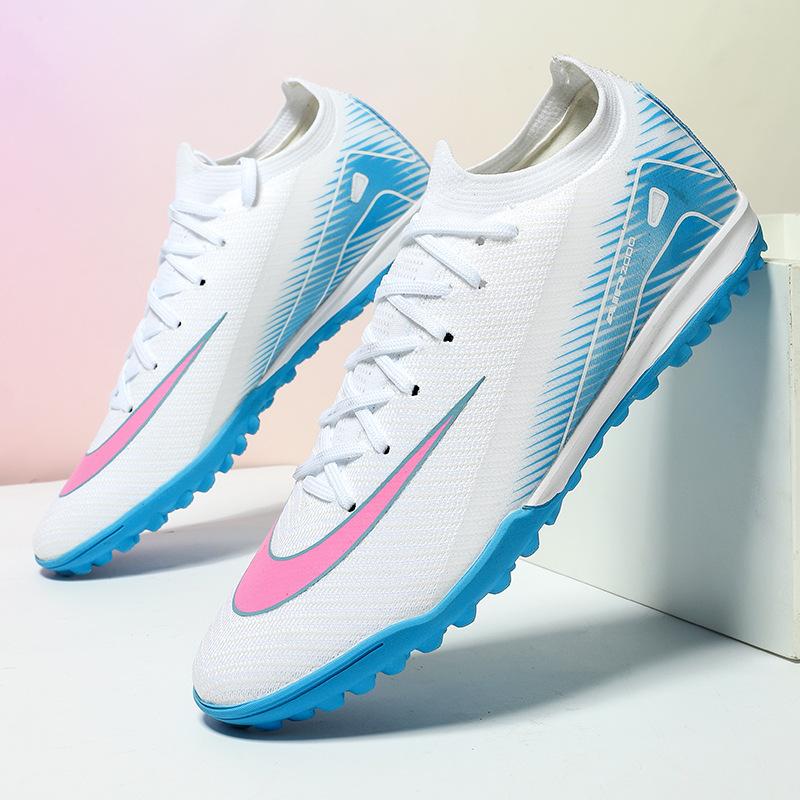 Seamless fly-woven football shoes men's low-top youth long nails broken nails training sports shoes 2025 retail