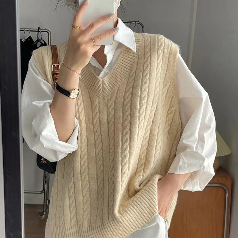 Twist Sweater Vest for Women In Autumn and Winter Layering Small Vest New Style for Outside and Inside Retro Loose Knitted Pullover Vest