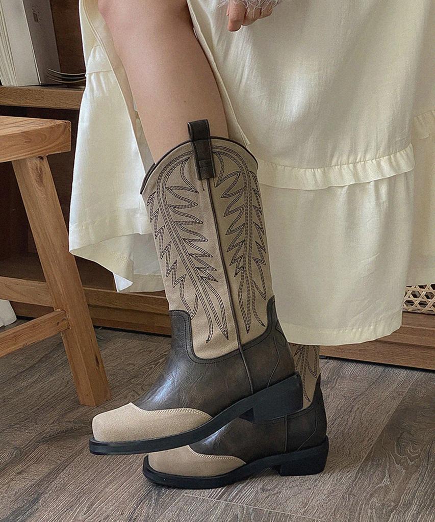 Moodnple Calla Two-Tone Color Block Detail Embroidered Square Boots 4Cm