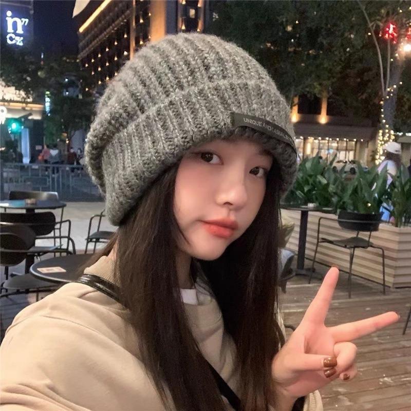 A autumn and winter hat women's big head circumference shows a small face versatile fashion wool hat loose warm knitted hat