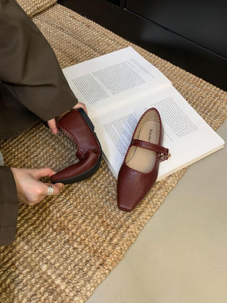 Retro red one-word buckle with Mary Jane shoes women's 2025 new autumn Korean version fashion ballet shoes silver single shoes