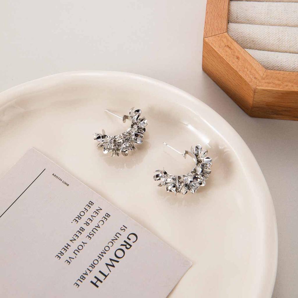 French Court Style Retro Stud Earrings Women'S Silver Irregular Flower High-End Earrings Niche Temperament Fashion Earrings
