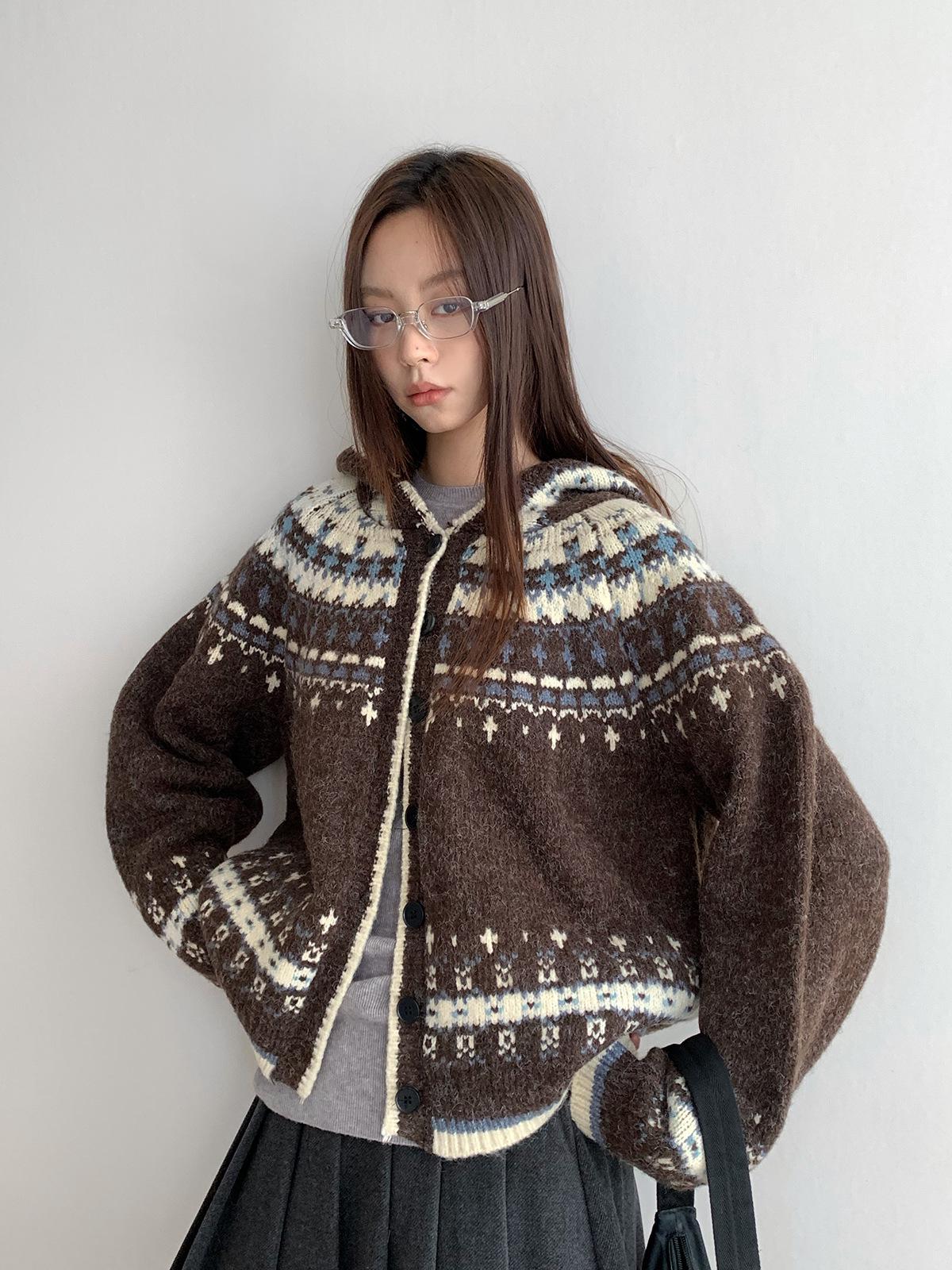 

Кардиган Dorothy Fair Isle Retro с капюшоном и вязанным узором — женский утолщенный универсальный свитер One Size темный кофе