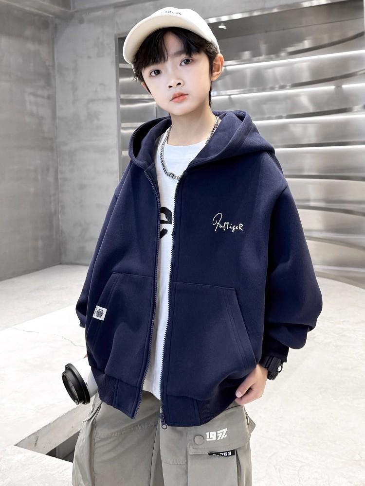 Chłopięca bluza rozpinana z kapturem - Kolekcja Jesień/Zima 2025