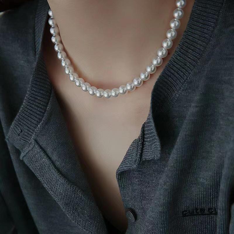 White Shell Pearl Necklace - Elegant & Luxurious Jewelry for Women